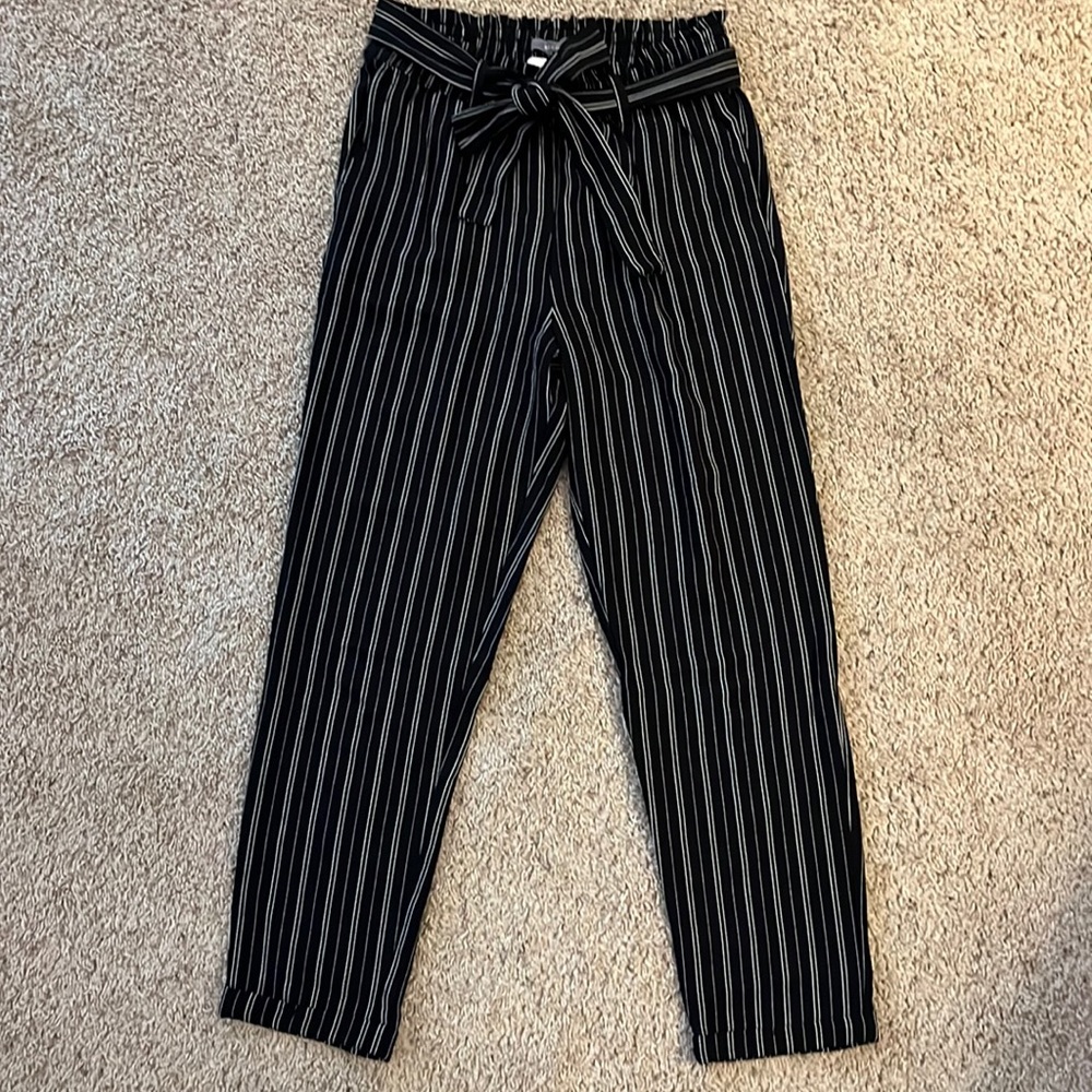 Be Cool Size Medium Black and White Pinstriped Dress Pants with Tie Belt